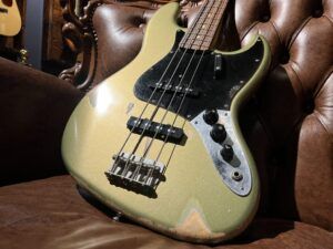 千葉県柏市より、Fullertone Guitars JAY-BEE 60 エレキベースを買取させて頂きました！
