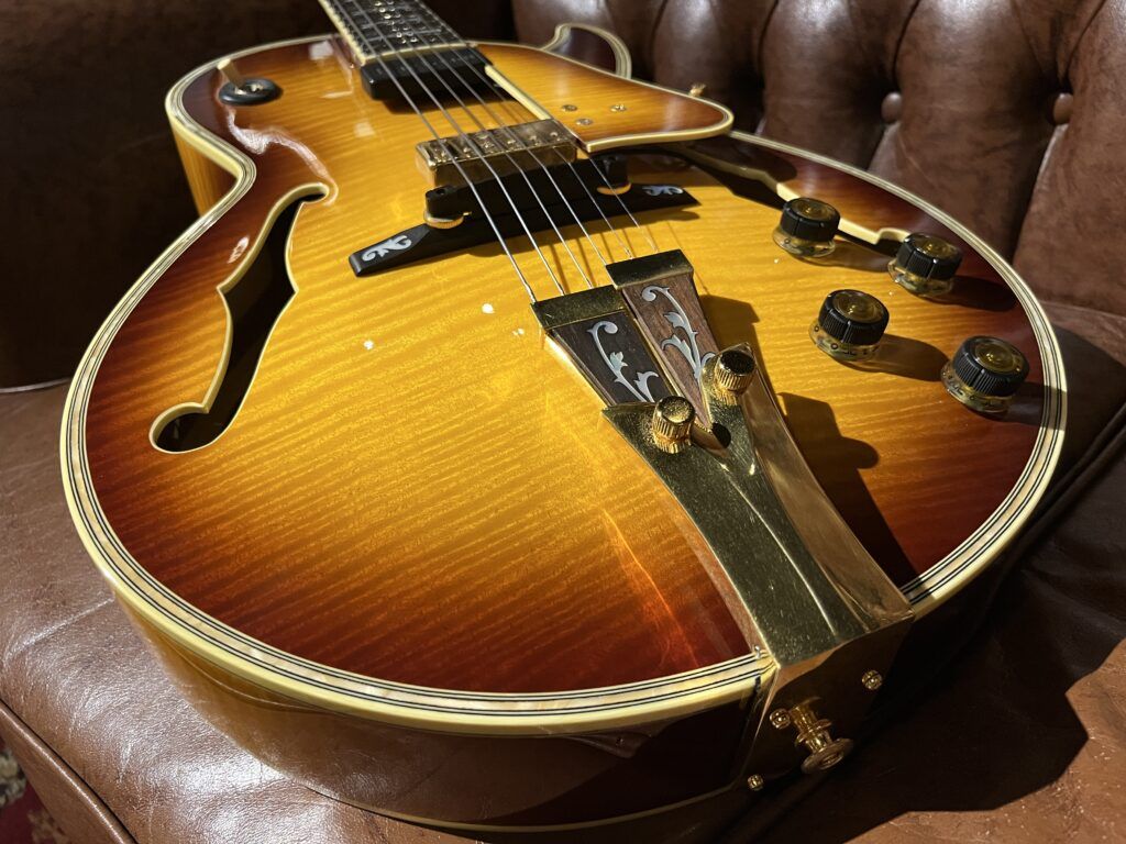 Ibanez GB100 Brown Sunburst フルアコギター トップ杢目