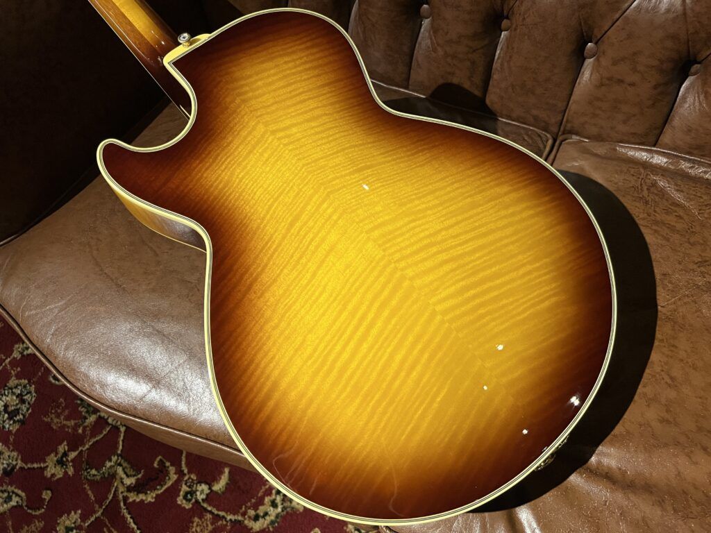 Ibanez GB100 Brown Sunburst フルアコギター ボディ裏