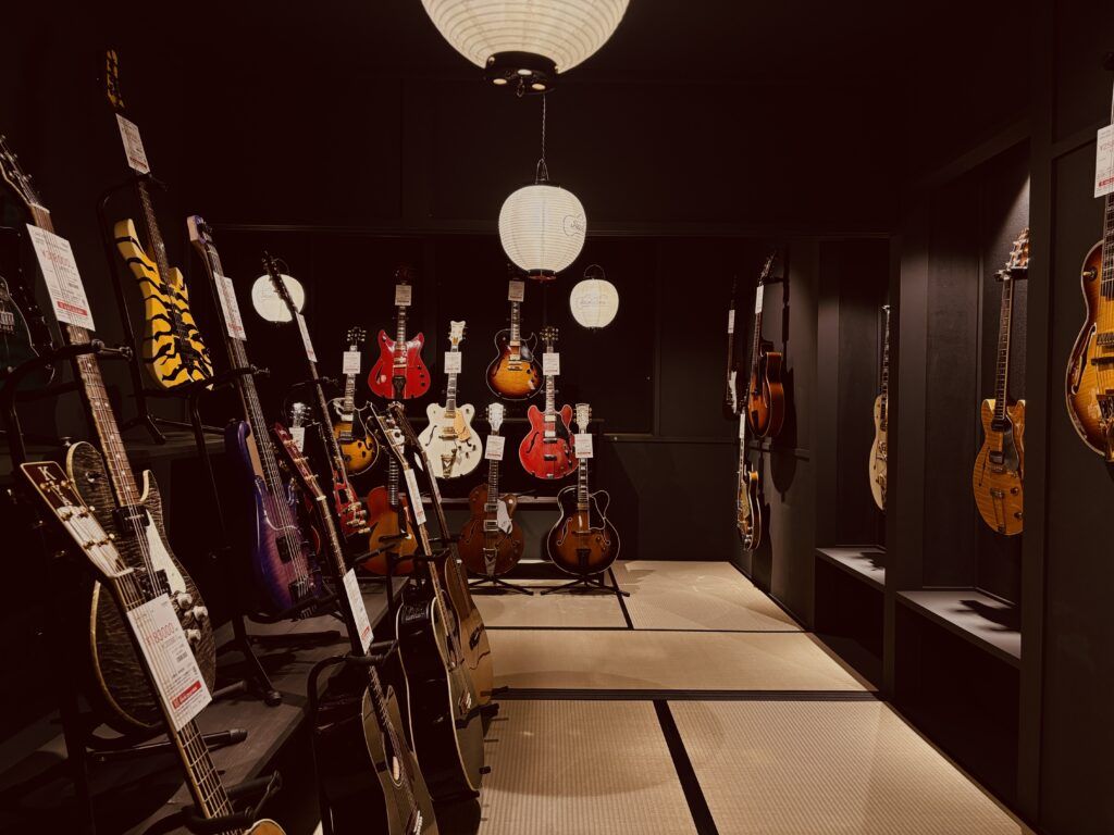 楽器買取リコレクションズ和室展示