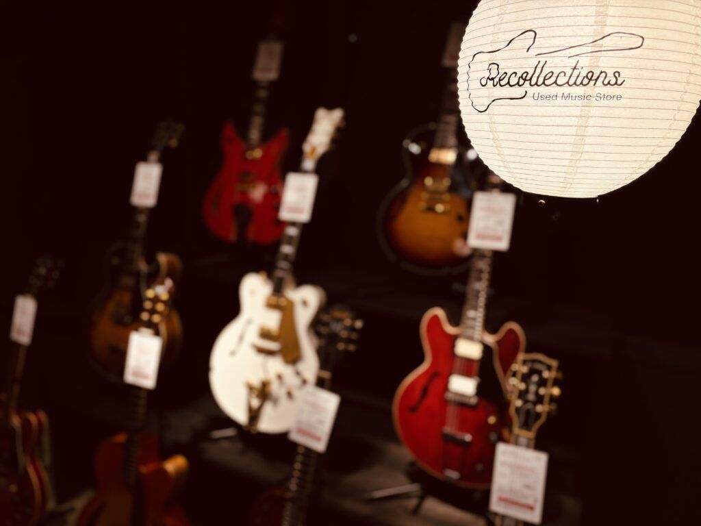 楽器買取リコレクションズ店内提灯