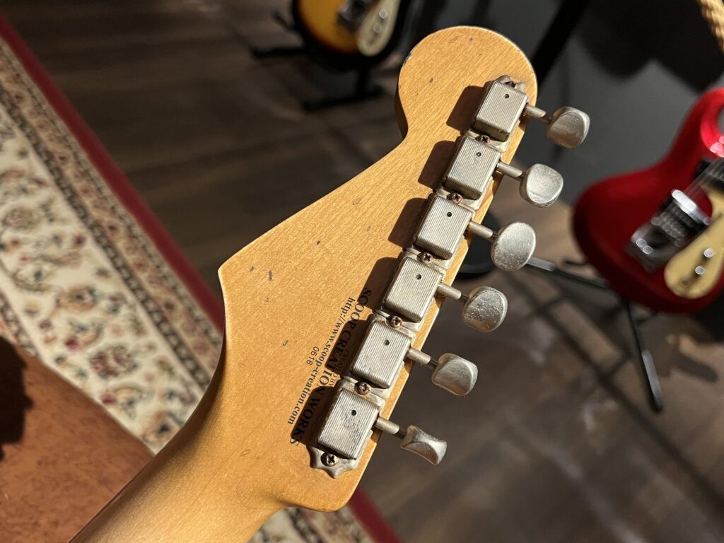 Scoop Creation Works '57-ST Green Metallic Hard Aged エレキギター ヘッド裏