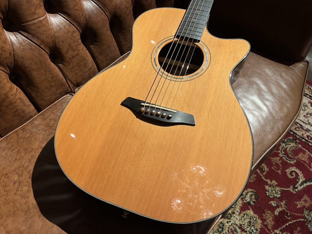 FURCH Yellow OMc-CR ボディ