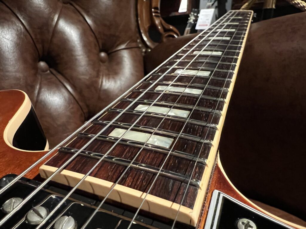 Gibson Memphis 2016 ES-335 Faded Light Burst セミアコギター 指板