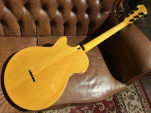 Westville Butter Semi-hollow セミアコギター 全体裏面