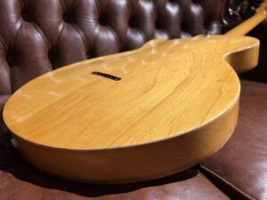 Westville Butter Semi-hollow セミアコギター ボディバック・サイド