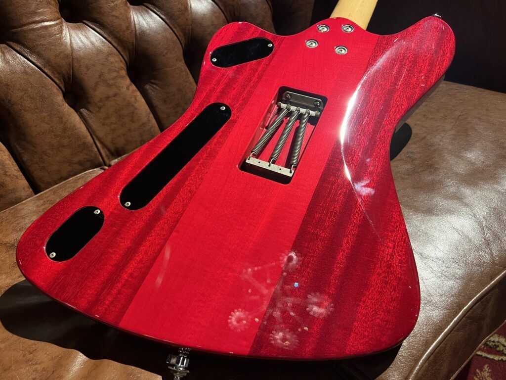 Killer KG-GALAXY Ruby Red ボディ裏
